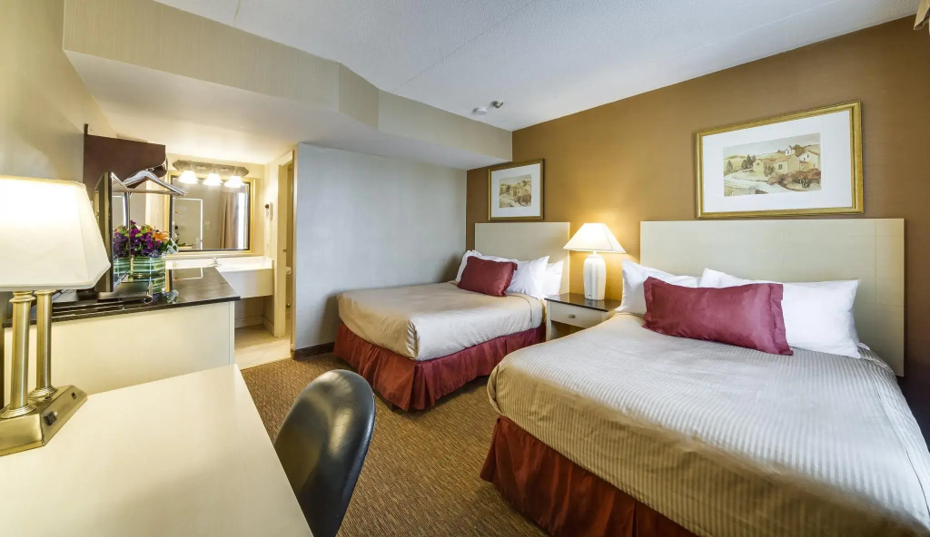 Monte Carlo Inn Toronto West Suites