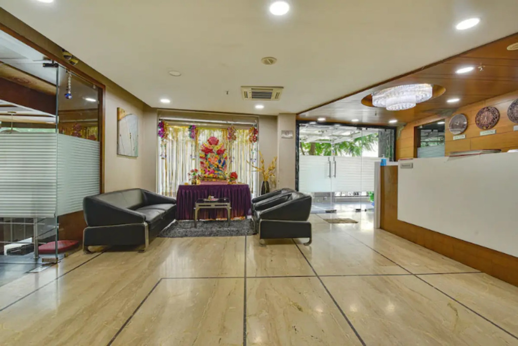 OYO 4938 Hotel Dev Aadi