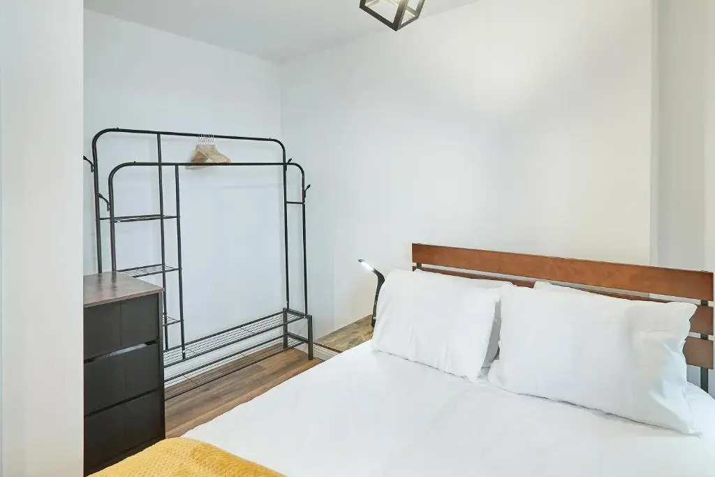Host Stay Mander Retreat