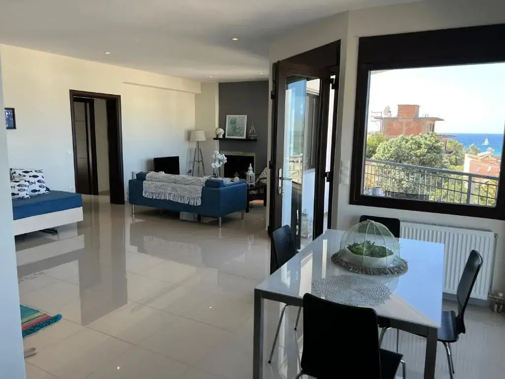 Magical Seaside Town Boutique Apts 2