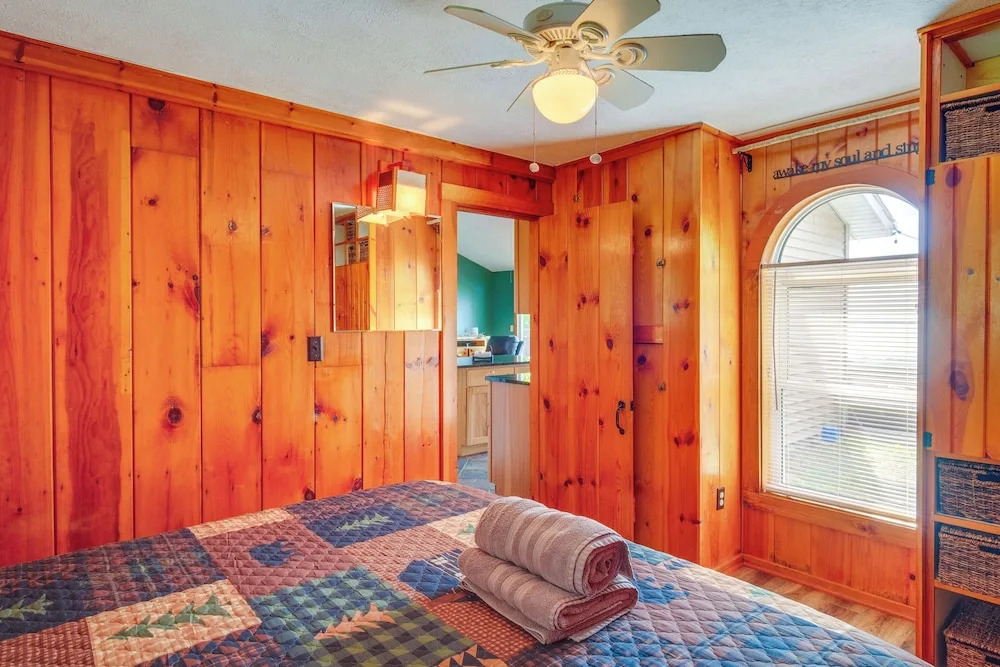 Kalkaska Retreat: Private Hot Tub, Dock, Fireplace