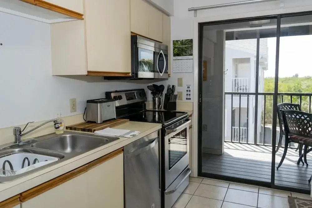 Cove at Sandy Pointe Unit 202a