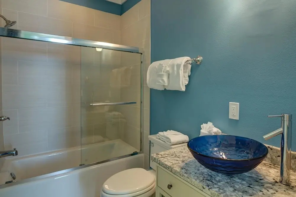 Making Waves - New Low Rates For August 10 - September 3rd!!!
