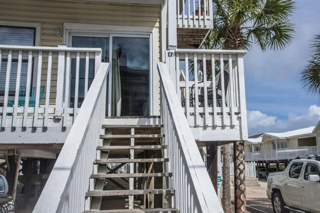 Direct Gulf Views with Deeded Beach Access (#17) - Sleeps 7