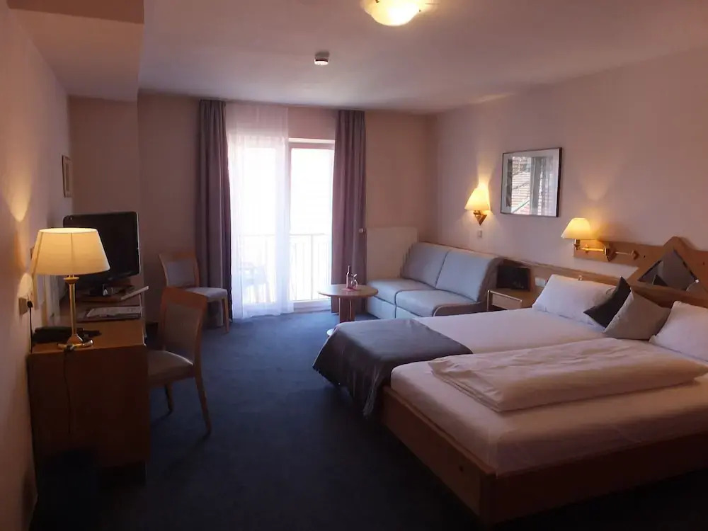 TIPTOP Hotel Garni Pfauen