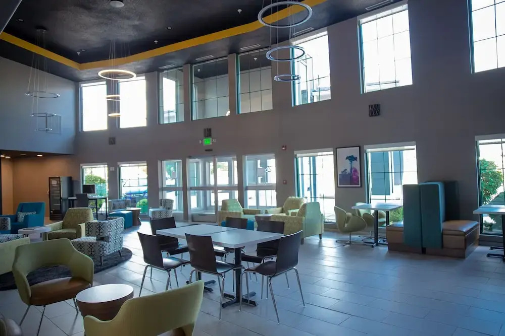 Clarion Pointe Indianapolis Airport