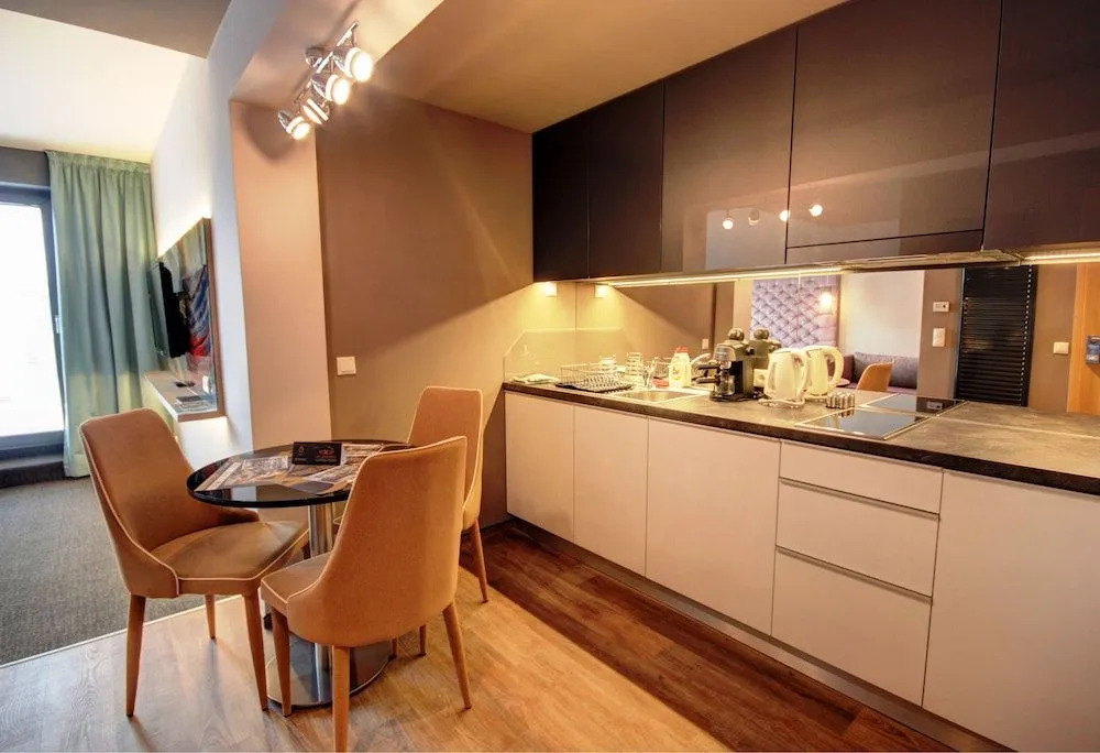 Onyx Luxury Sarvar