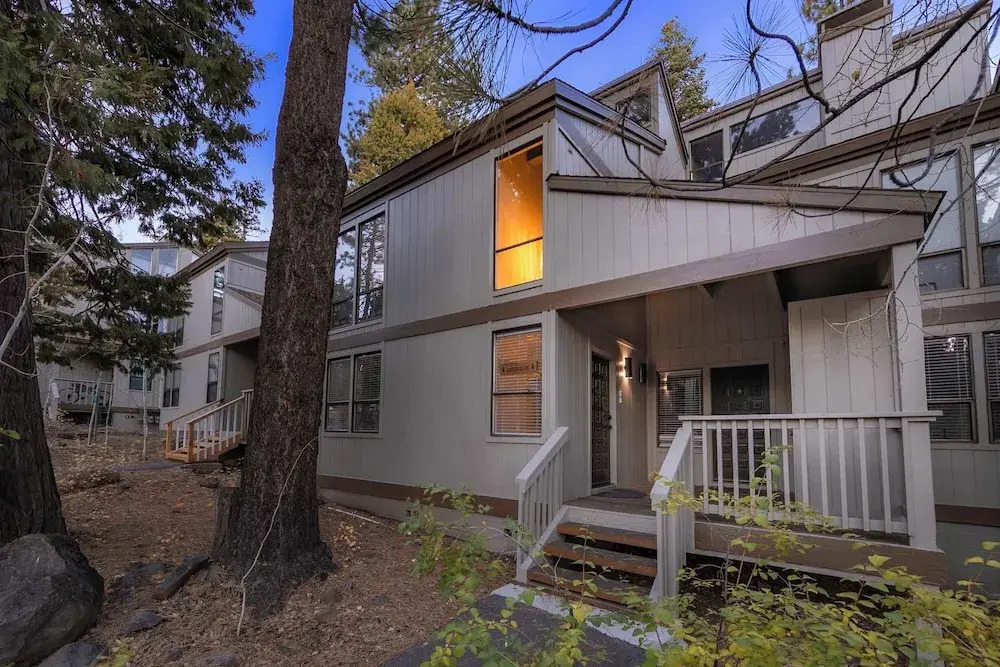 Creekside Chalet, Stay for 6