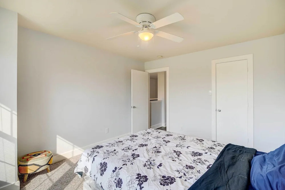 Houston Stay 7 Mi to NRG: Luxe + Group Friendly