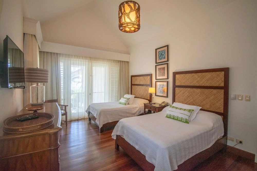Ocean Front Luxury Villa in Golf and Beach Resort