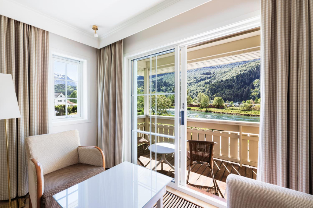 Hotel Loenfjord Loen