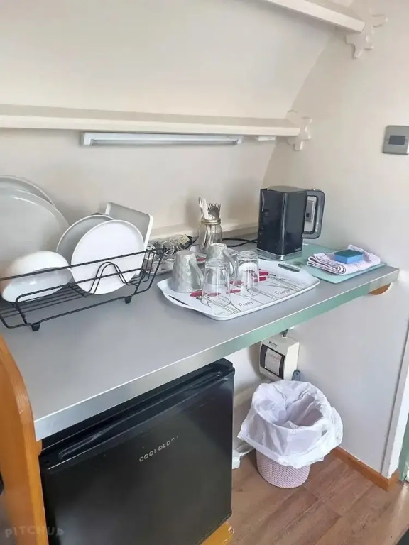 Cosy 1 Bedroom Cabin- Moon Pod