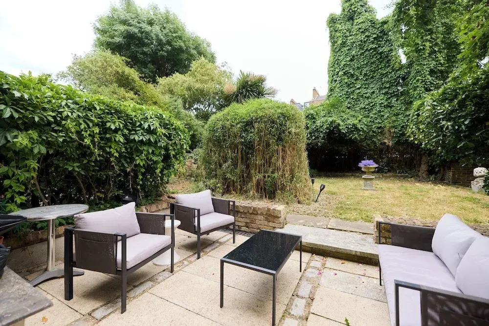 The Carlton Nook - 2BR Apartment