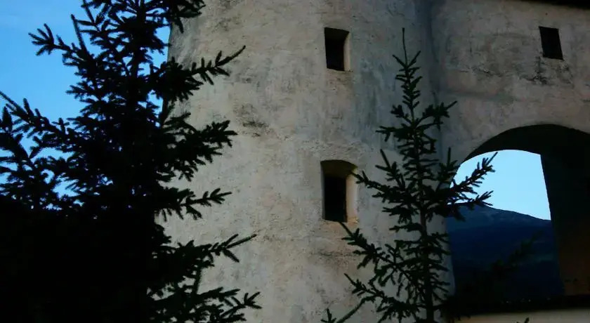 Schloss Naudersberg