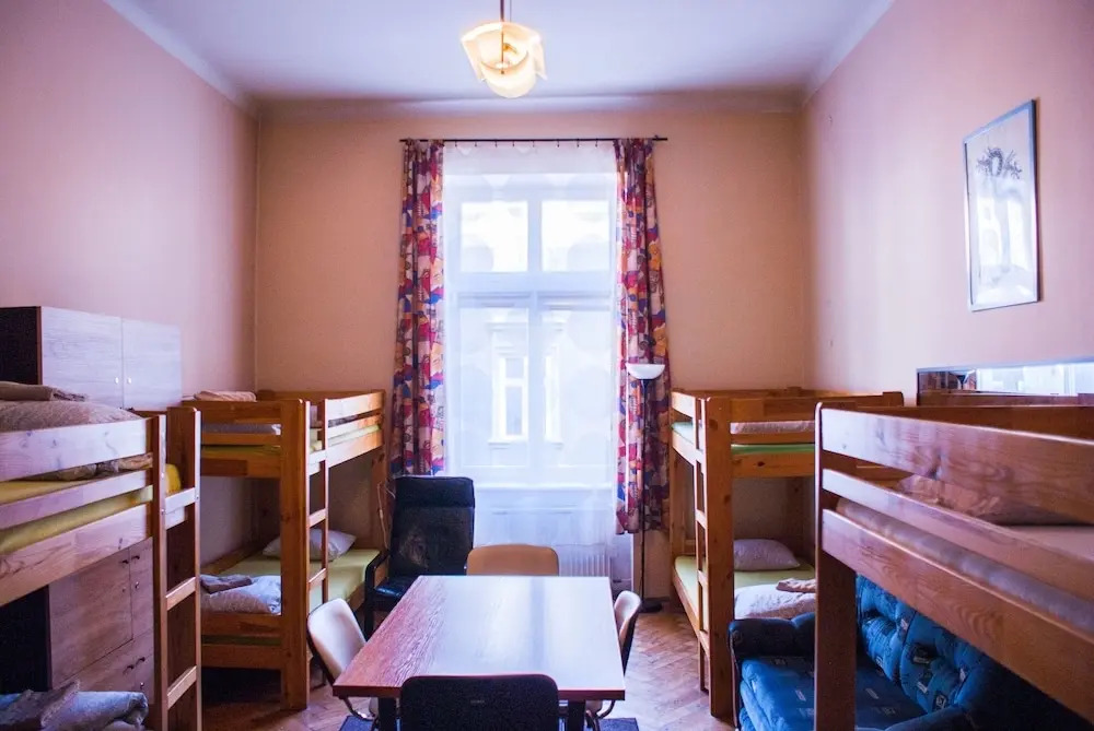 Hostel Smocza Jama