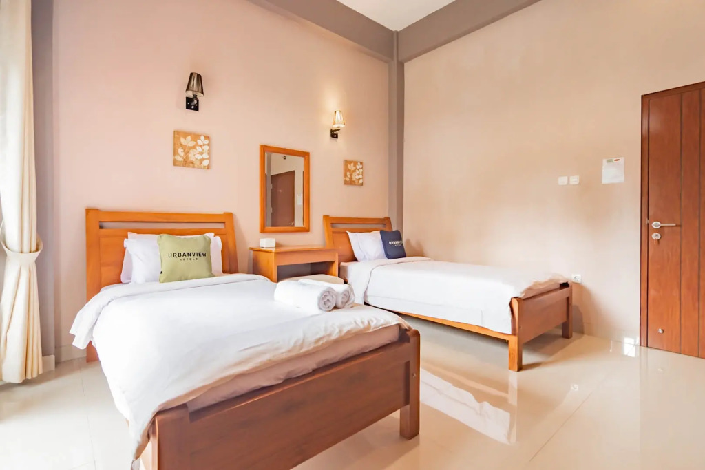 Urbanview Hotel Syariah Insani Cisarua Puncak