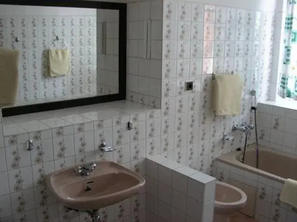 Hotel 100
