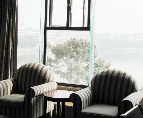 金堂毗河湾酒店