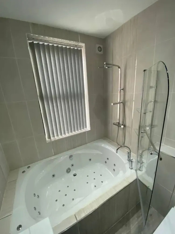 Immaculate 1-bed Lux Apartment in Wolverhampton