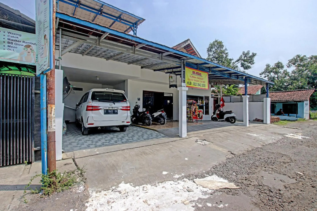 SPOT ON 91506 Guest House Putri Raja
