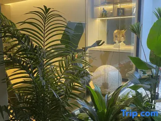 Yizhi Hotel Shamian Island Pearl River Night CruiseWharf Yongqingfang Huangsha Metro Free Deliver Service toCanton Fair ComplexDuring Canton FairPeriod