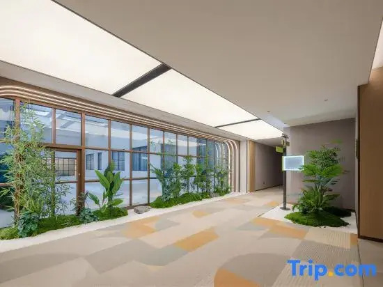 Home2 Suites By Hilton Jinan West Railway Station East Square