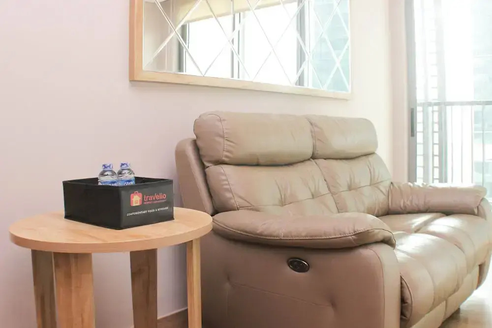 Elegant And Comfy 2Br At Holland Village Jakarta Apartment