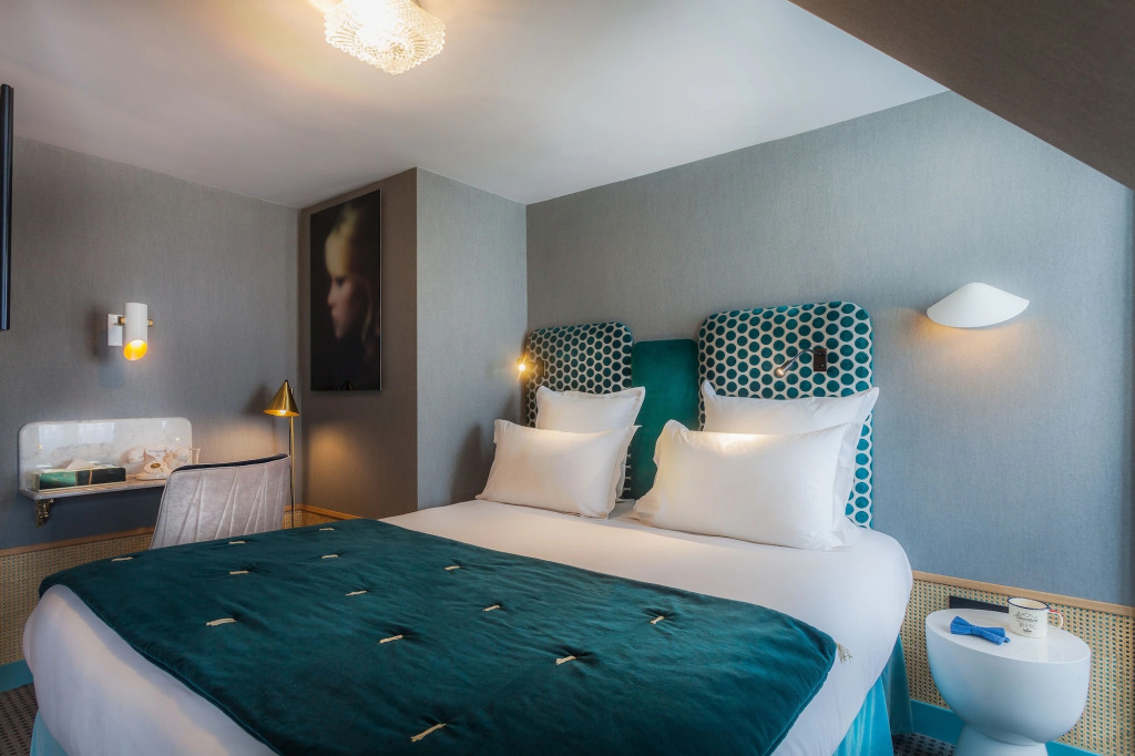 Handsome Hotel