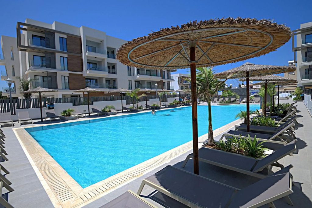 Golden Tree Apartment