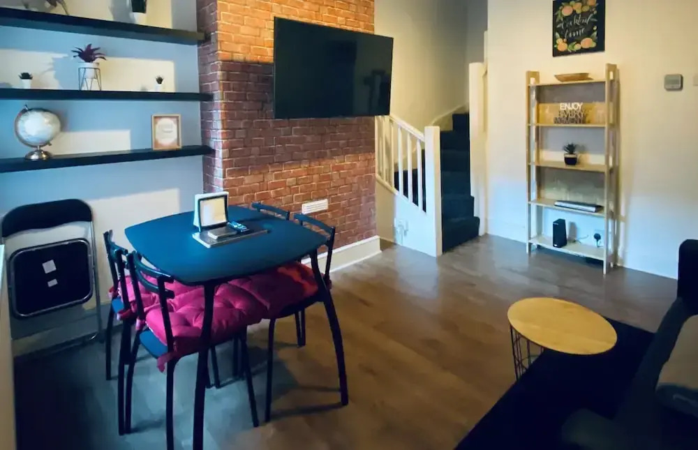 Large 4 Bedroom Home - City Centre