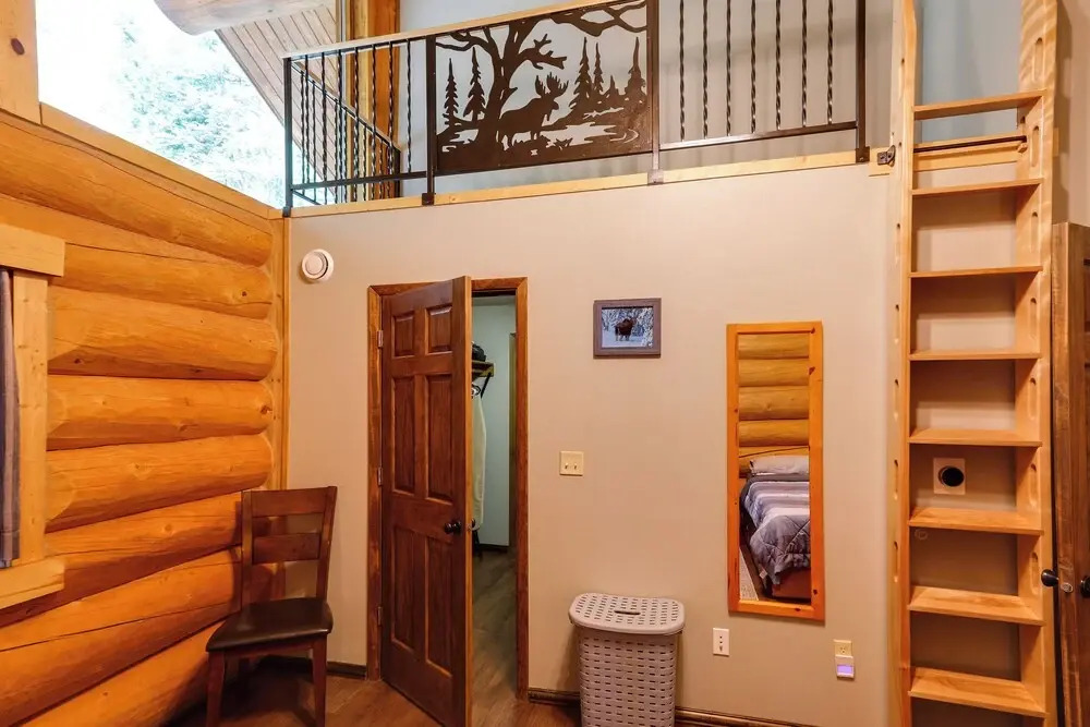Riverside Log Cabin: On-site Aurora Viewing!