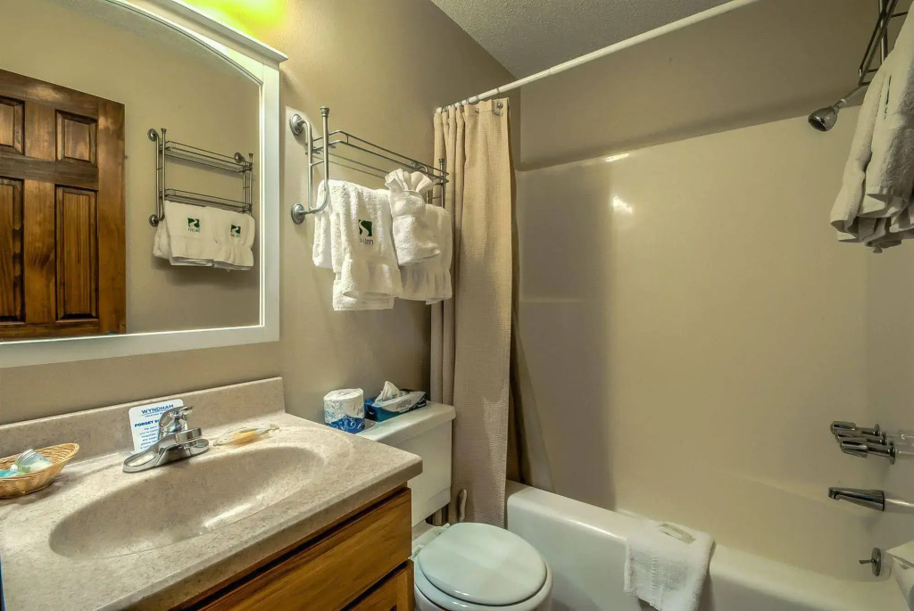 Ski-In/Ski-Out Condo with Shared Hot Tubs, Saunas, Patio, Shuttle to Ski Resort