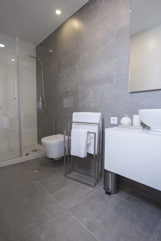 Tear Center Apartments