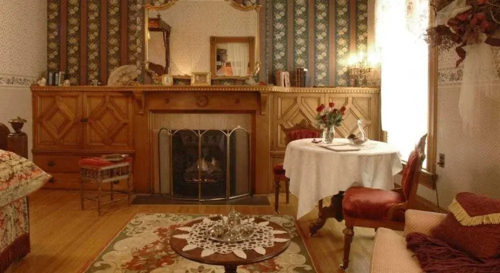 The Candlelight Inn