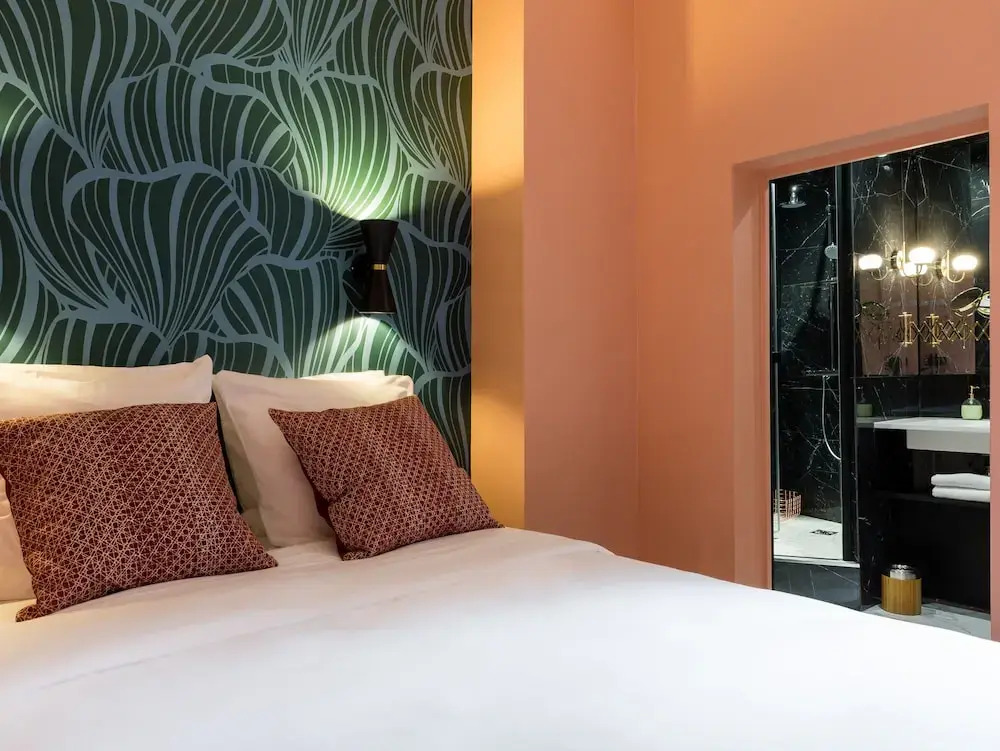 Luxury 3 Bedroom 2 Bathroom Loft - Louvre Museum