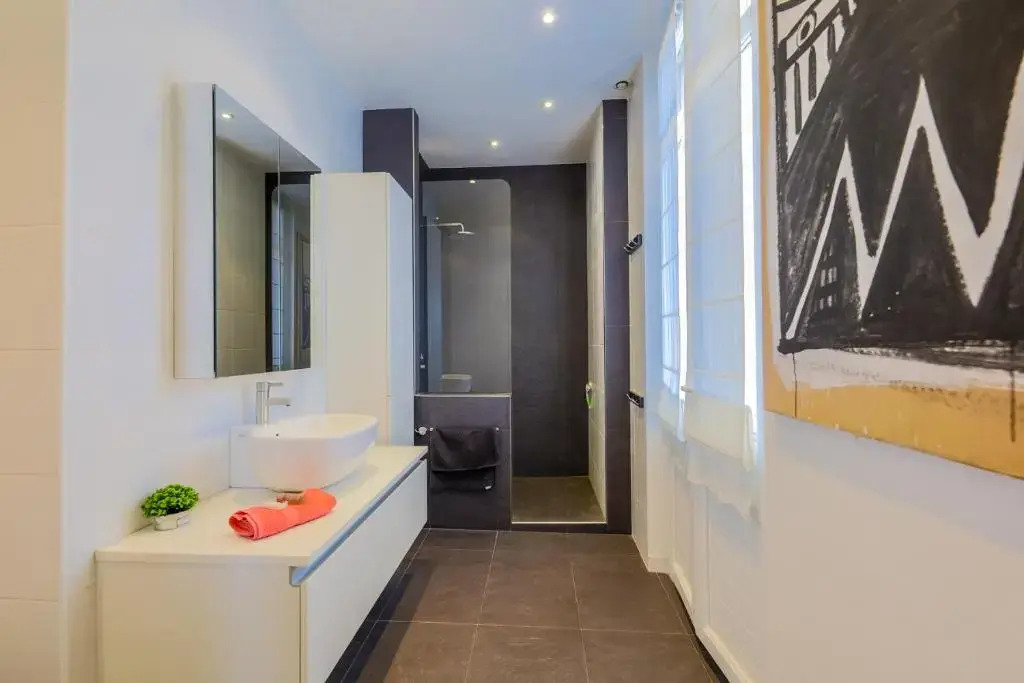 Victor Hugo Palais AP3061 by Riviera Holiday Homes