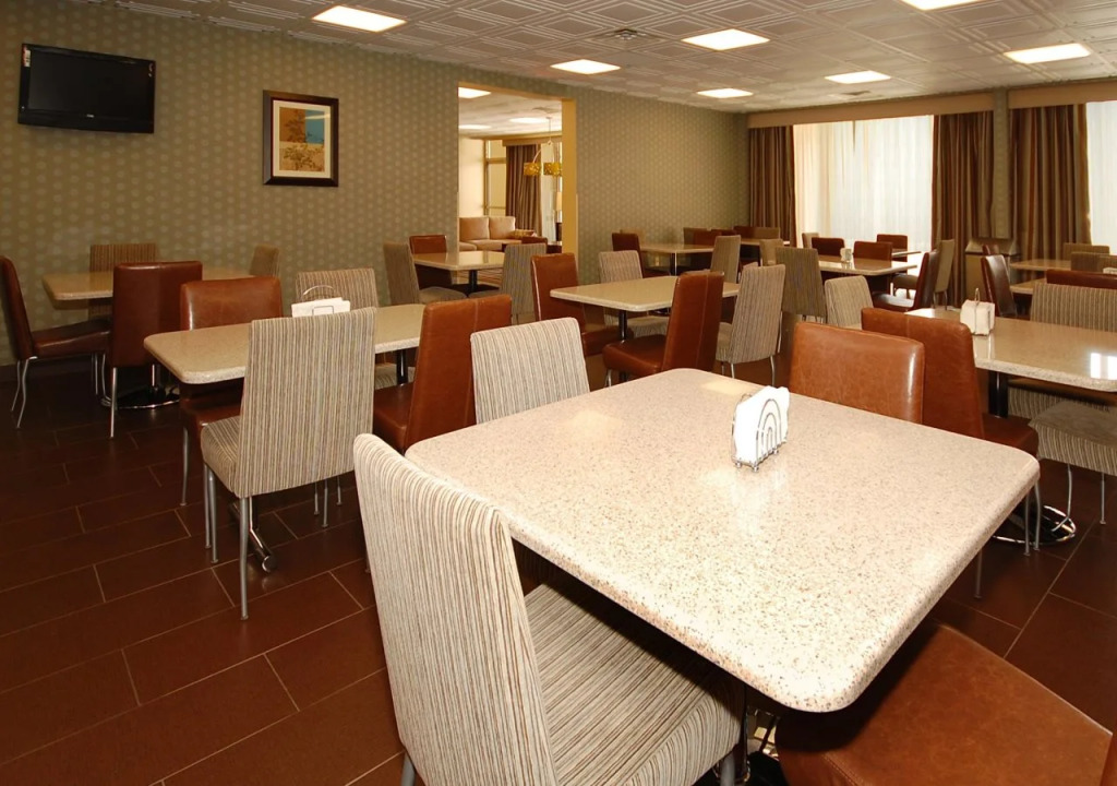 Quality Inn & Suites Charleston - Civic Center