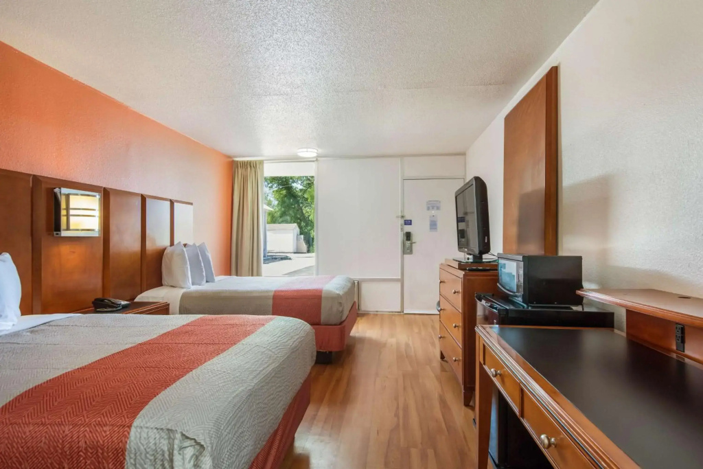 Motel 6-Van Buren, AR I- 40