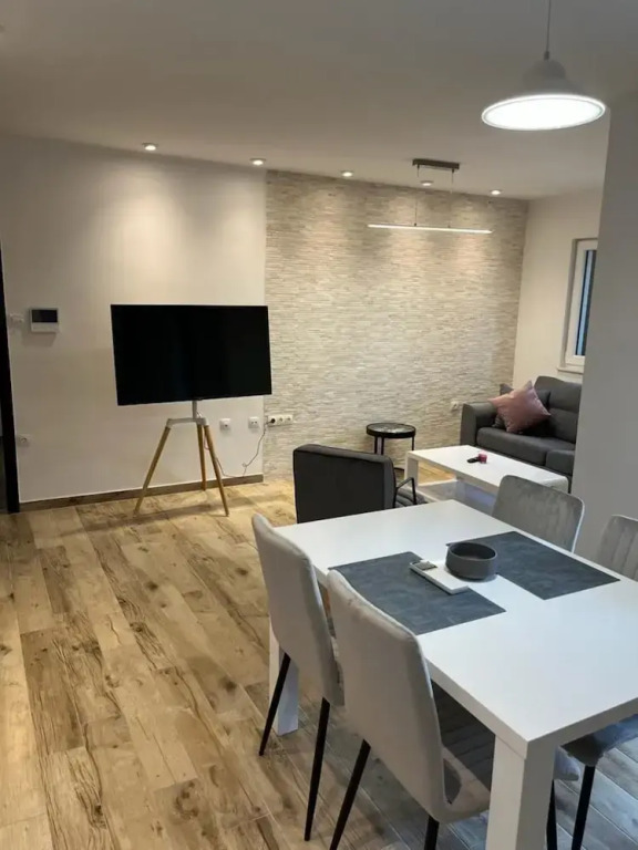 A3 apt With Balcony and sea View, 3 min to Beach