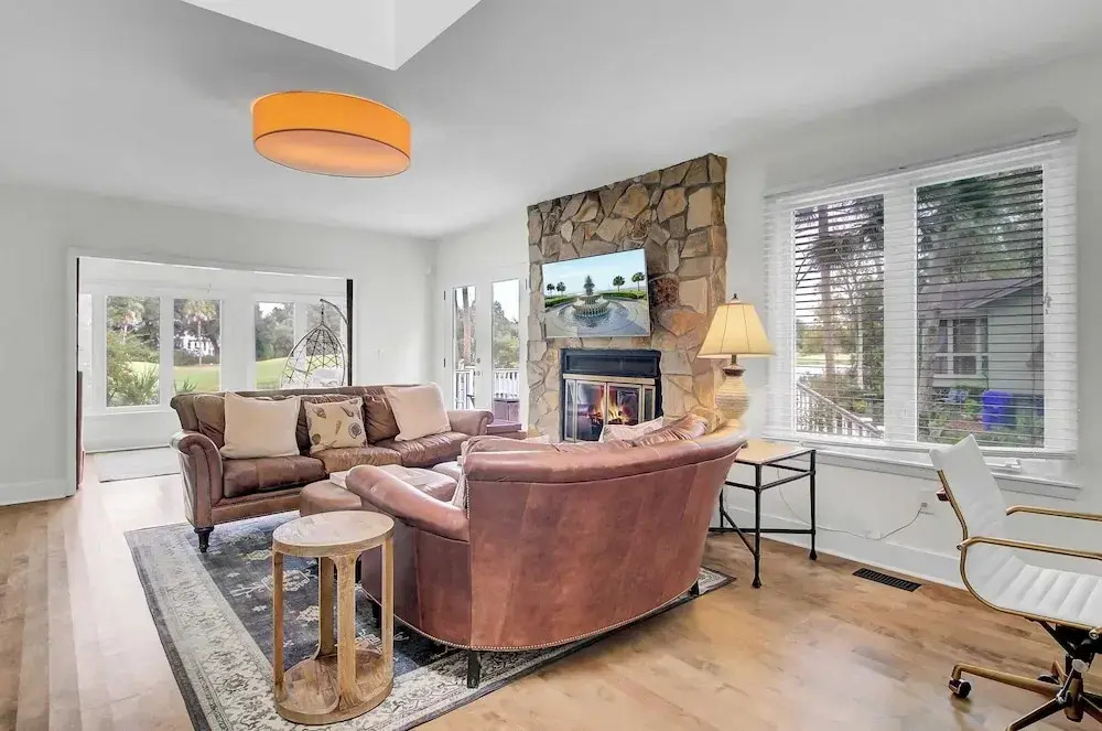 17 Oyster Row by Avantstay Lakefront Charm
