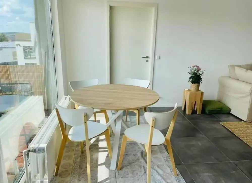 Large 1 bedroom with Terrace & Parking