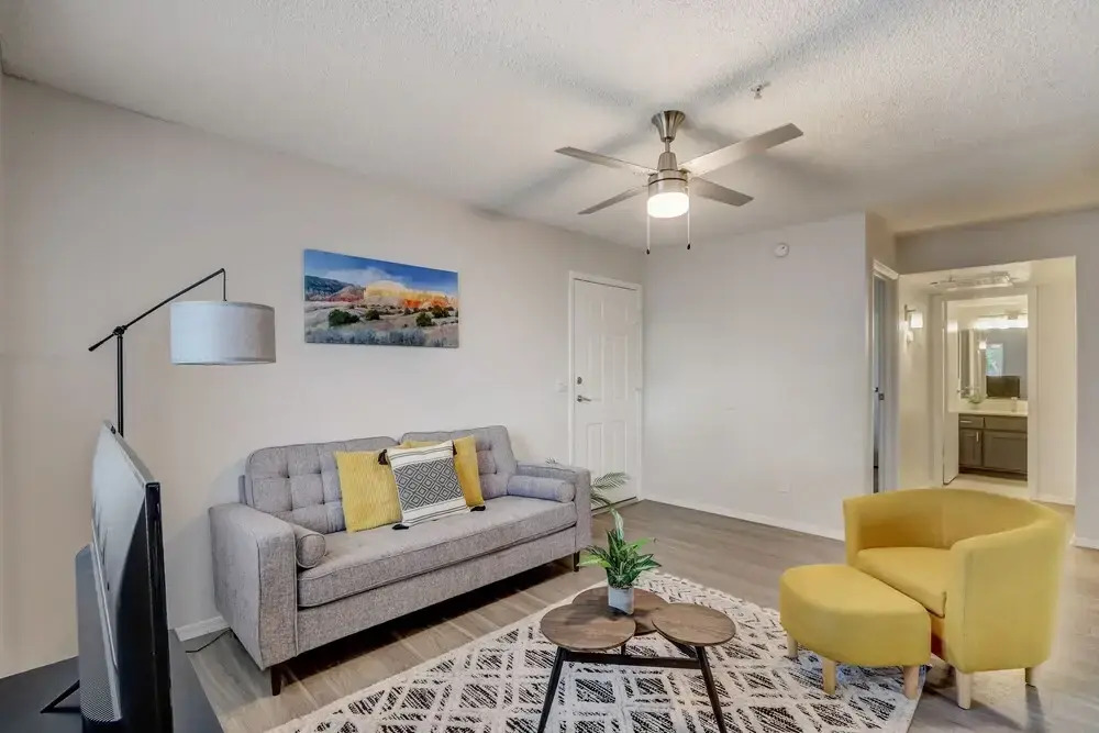 FRONTDESK Jade Scottsdale Apts Central Scottsdale