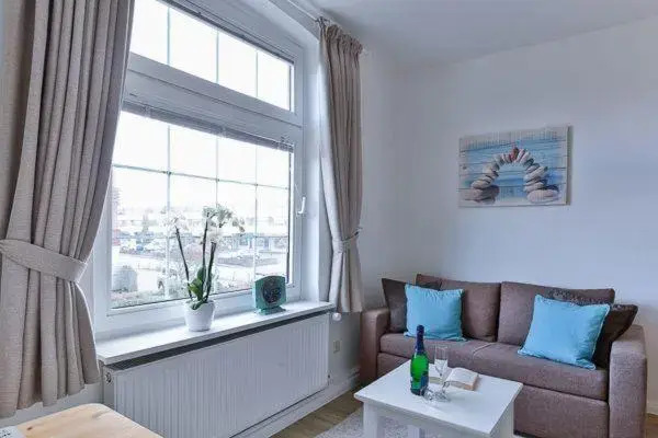 App-8-in-strandnaher-Lage-Baederstil-Villa-in-Wenningstedt-Sylt