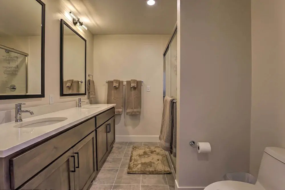 Newly Built Ski Condo w/ Hot Tub & Shuttle Access!
