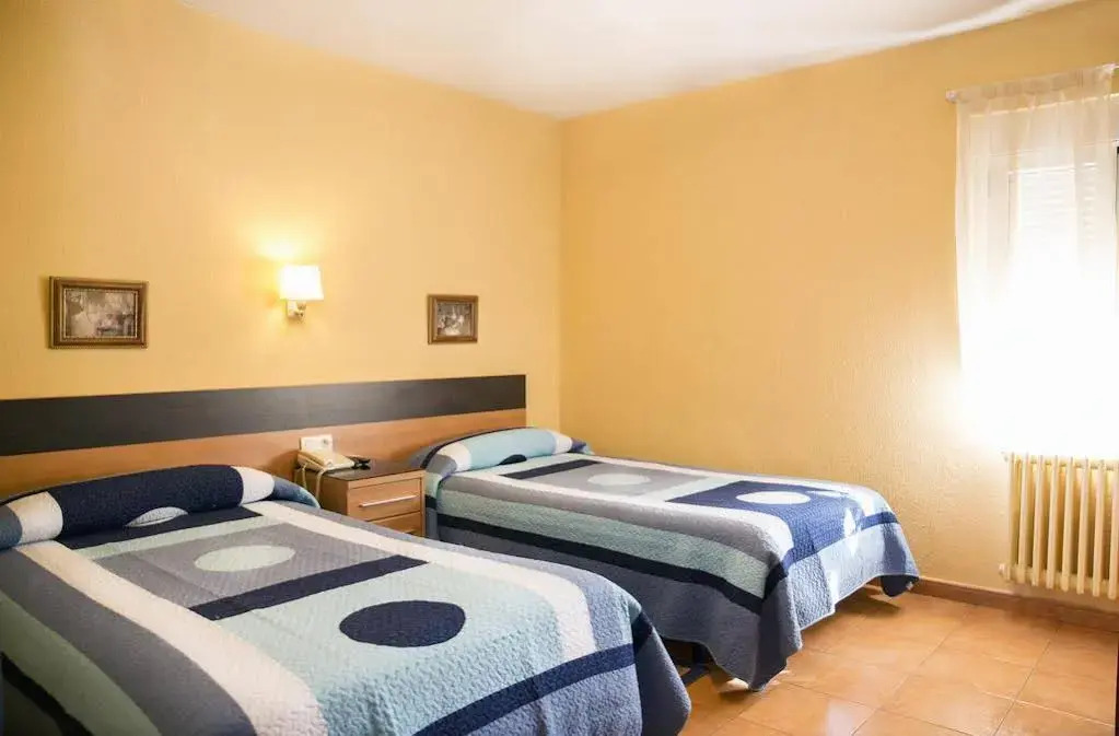 Hostal Guzman El Bueno by gaiarooms