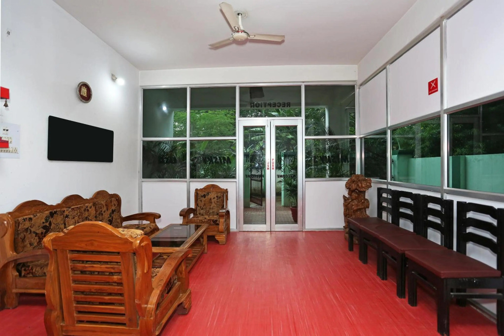 OYO 4110 Miskys Guest House