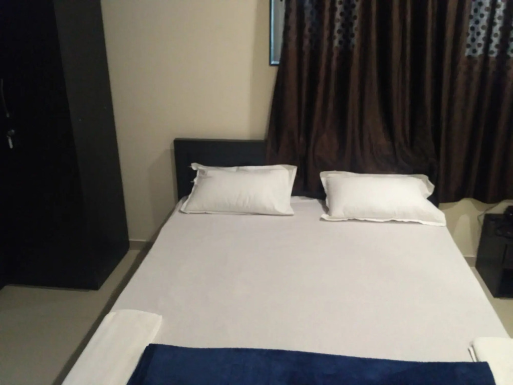 Hotel Honey Lodging