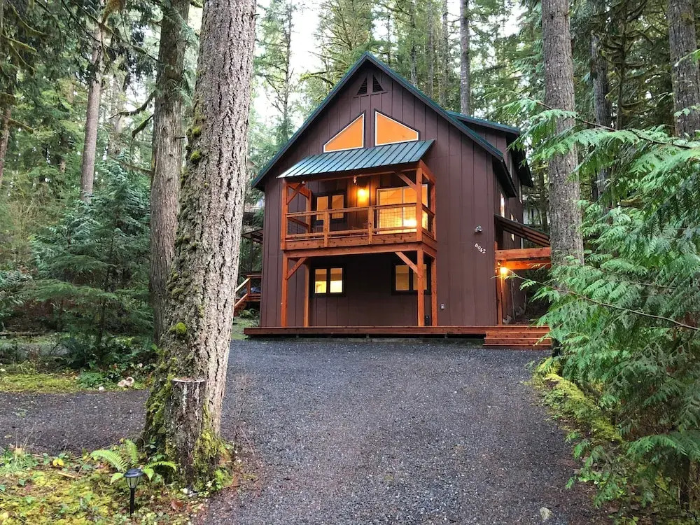 69SL - Upscale - Hot Tub - Wi-Fi - BBQ - Sleeps 8