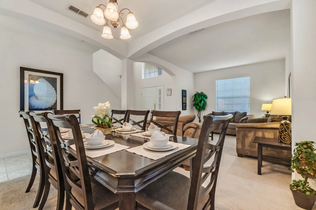 6 Bedrooms 4 Bathrooms Veranda Palms 4457 Np