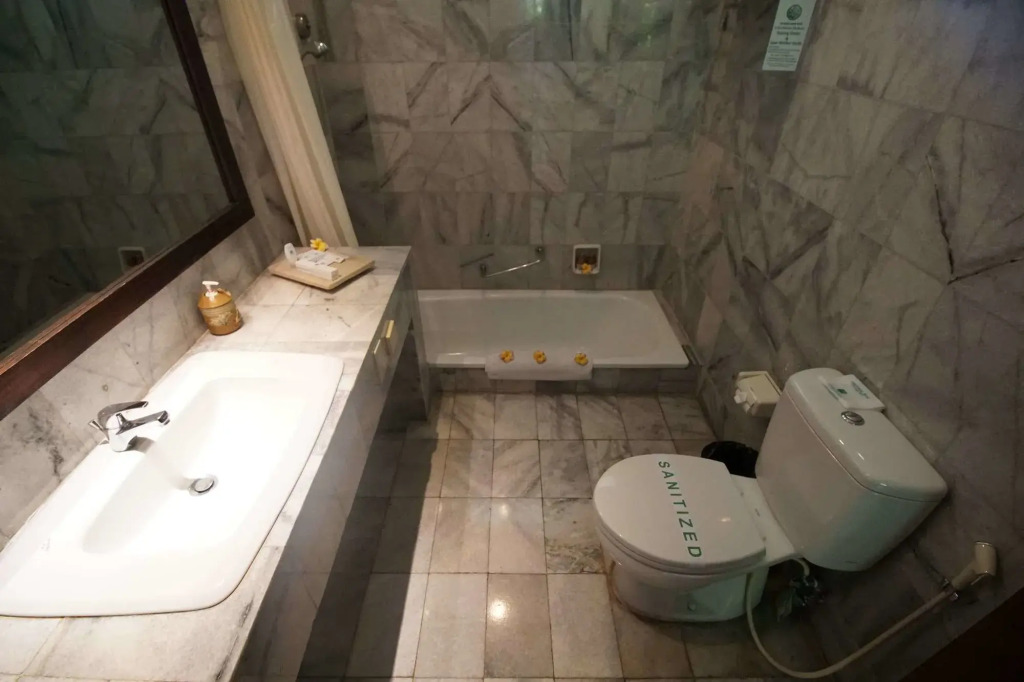 The Cakra Hotel